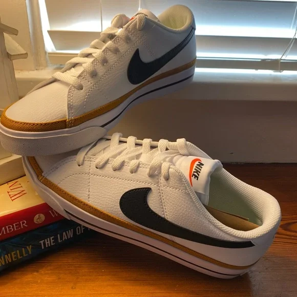NEW fabulous Nike white and black with a copper stripe Big Swoosh Classic Size 8 - Picture 1 of 11